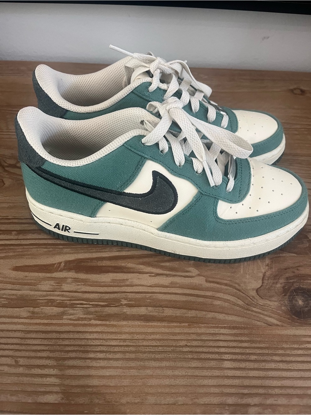 Nike Women’s Teal and White Air Force 1 Sneakers - Picture 1 of 7